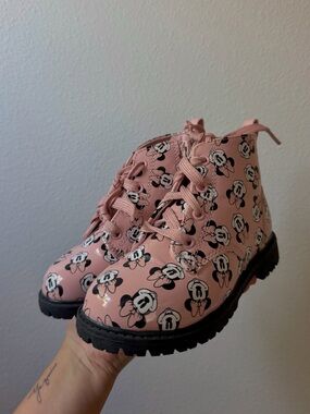 Girls' Pink Minnie Mouse Pattern Lace-Up Boots